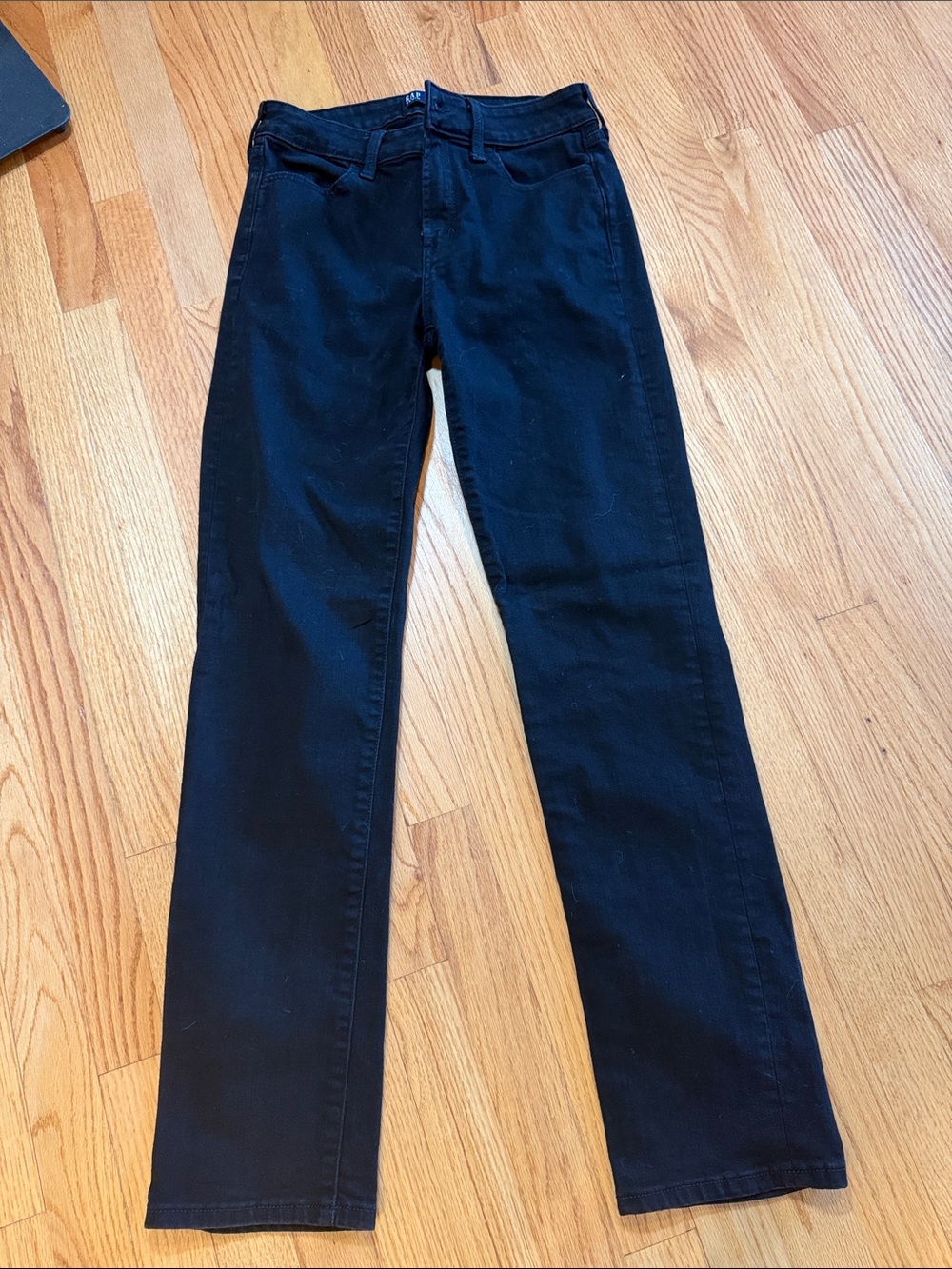 GAP Women's Straight Jeans in Black